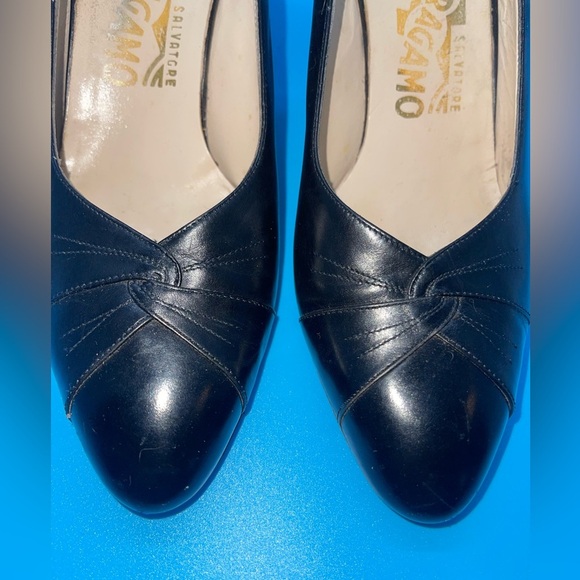 Vintage Salvatore Ferragamo Black Slingback Heels - Picture 2 of 10